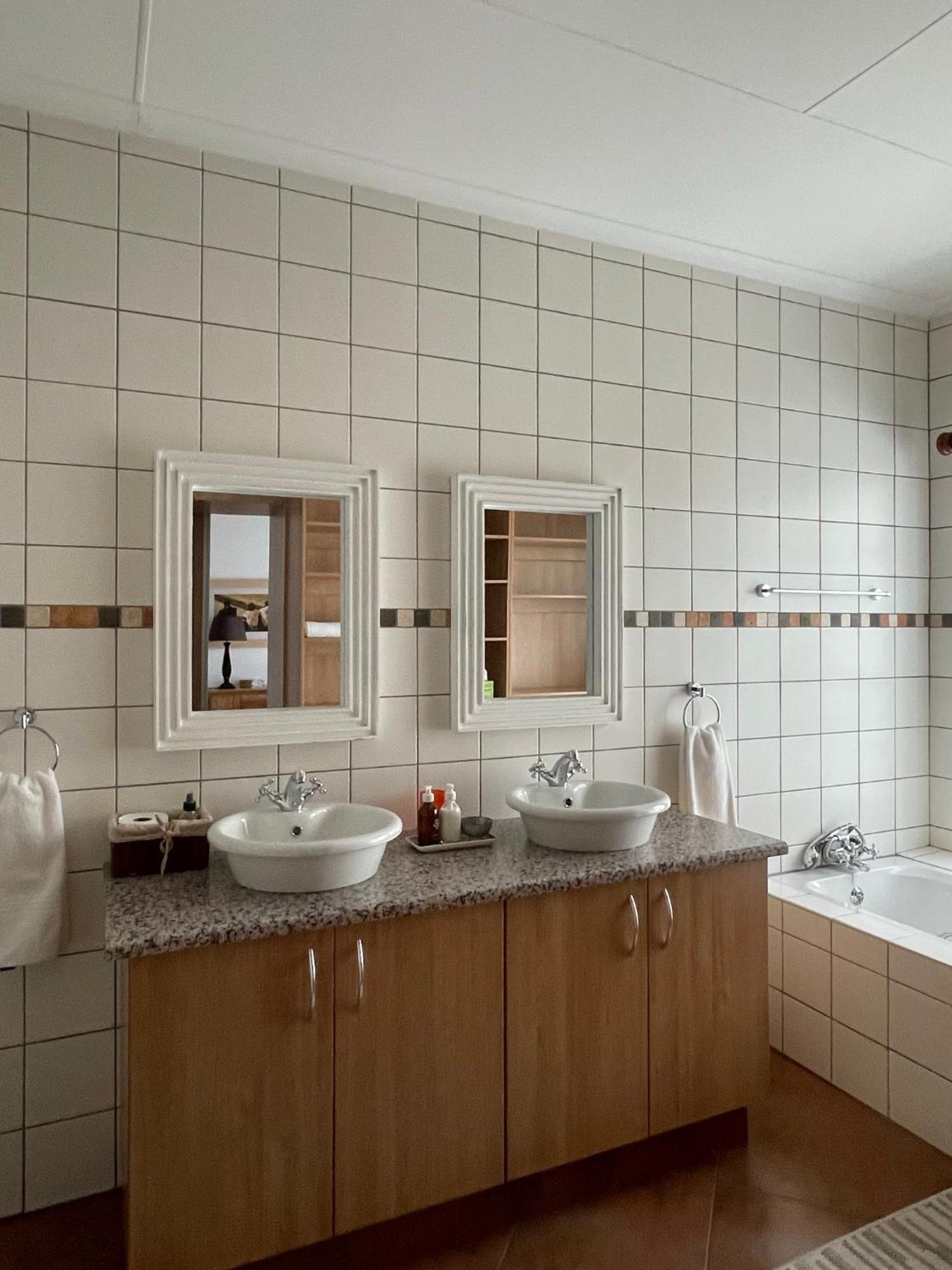 City Comfort Self Catering Уиндхоек Екстериор снимка
